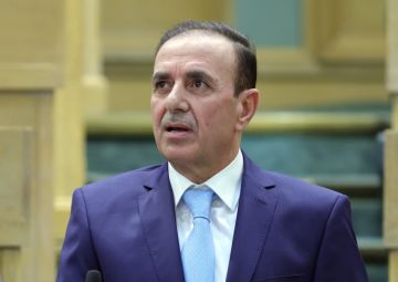 الزعبي: فرض ضريبة 16 على الطرود البريدية إجراء غير دستوري