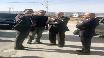 وزير الأشغال يتفقد مشاريع طرق في البلقاء ويوجه بدراسة توسعات جديدة لتحسين البنية التحتية وزير الأشغال يتفقد مشاريع طرق في البلقاء ويوجه بدراسة توسعات جديدة لتحسين البنية التحتية