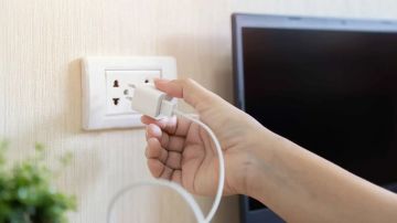 هل يقلل فصل الأجهزة من استهلاك الكهرباء؟ هل يقلل فصل الأجهزة من استهلاك الكهرباء؟
