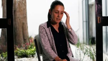 تحرش وقبلة بالشارع.. رئيسة المكسيك ترفع دعوى قضائية ضد مخمور تحرش وقبلة بالشارع.. رئيسة المكسيك ترفع دعوى قضائية ضد مخمور