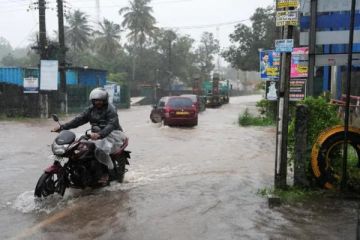 مصرع 61 شخصا وفقدان آخرين من جراء إعصار ضرب سريلانكا