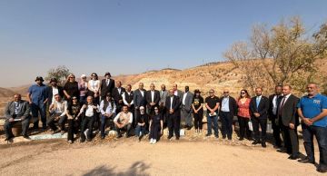 الفاو وسلطة وادي الأردن يطلعان على المشروع التجريبي لنظام الطاقه الشمسيه العائم في سد الملك طلال الفاو وسلطة وادي الأردن يطلعان على المشروع التجريبي لنظام الطاقه الشمسيه العائم في سد الملك طلال