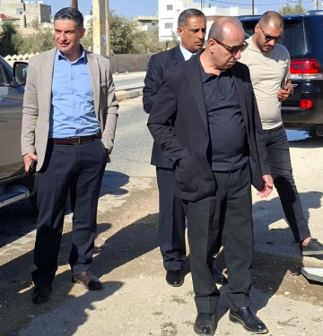 بالصور...وزير الإدارة المحلية يتفقد عددا من البلديات في محافظة المفرق