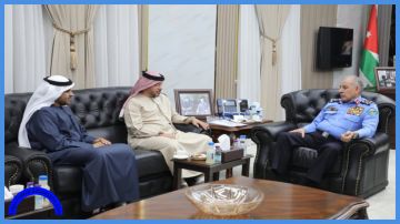 وفد من شرطة أبو ظبي يزور مديرية الأمن