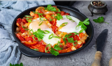 شكشوكة بسيطة بالبيض والخضار