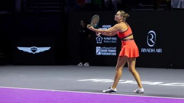 سابالينكا تهزم باوليني في بطولة التنس الختامية بالرياض سابالينكا تهزم باوليني في بطولة التنس الختامية بالرياض