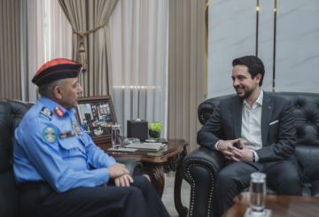 نائب الملك يطلع على سير الخطط العملياتية في مديرية الأمن العام نائب الملك يطلع على سير الخطط العملياتية في مديرية الأمن العام