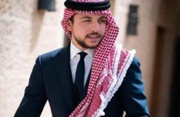 ولي العهد يقدم واجب العزاء في وفاة والده معالي منار الدباس ولي العهد يقدم واجب العزاء في وفاة والده معالي منار الدباس