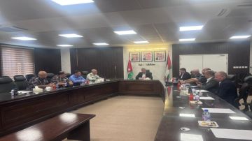 وزير الداخلية يزور دار محافظة العقبة ويجتمع مع مجلسها الأمني