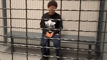 اعتقال طفل أعد قائمة قتل لزملائه.. وصورته تثير جدلا واسعا - فيديو