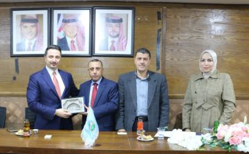 جامعة الزرقاء تنظم جلسة حول دور اللغة العربية في إثراء المحتوى الإعلامي جامعة الزرقاء تنظم جلسة حول دور اللغة العربية في إثراء المحتوى الإعلامي