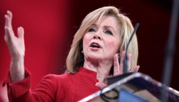 غوغل تسحب أداة ذكاء اصطناعي لفقت فضيحة أخلاقية لسيناتور أمريكية غوغل تسحب أداة ذكاء اصطناعي لفقت فضيحة أخلاقية لسيناتور أمريكية