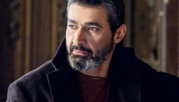 لا تظهر كثيرا.. ياسر جلال ينشر صوره مع زوجته