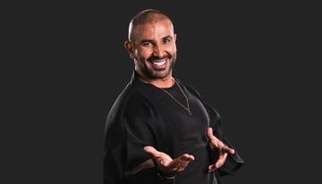 أحمد سعد يتعرض لحادث سير خطير وشقيقه عمرو يعتذر