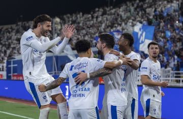 الهلال يهزم النجمة برباعية ويصعد ثالثاً