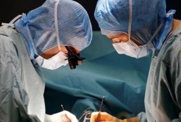 محكمة أبوظبي تلزم مريضة وصاحب العمل بدفع فاتورة جراحة طارئة.. لهذا السبب محكمة أبوظبي تلزم مريضة وصاحب العمل بدفع فاتورة جراحة طارئة.. لهذا السبب