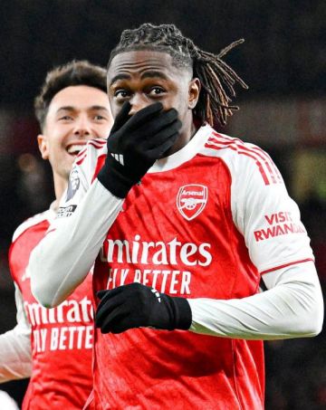 بهاتريك إيزي  ..  آرسنال يصفع توتنهام ويبتعد في صدارة الدوري الإنجليزي
