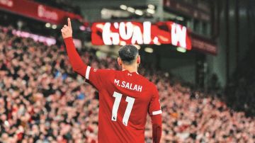 صلاح يؤكد أن الألقاب ليست أمرا مضمونا .. وسلوت يعبر عن رضاه صلاح يؤكد أن الألقاب ليست أمرا مضمونا .. وسلوت يعبر عن رضاه