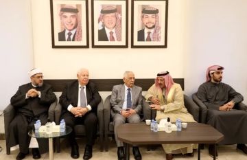 مندوبا عن الملك وولي العهد .. العيسوي يعزي آل السعدون مندوبا عن الملك وولي العهد .. العيسوي يعزي آل السعدون