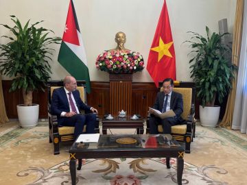 وزير الخارجية يجري مباحثات مع نظيره الفيتنامي وزير الخارجية يجري مباحثات مع نظيره الفيتنامي