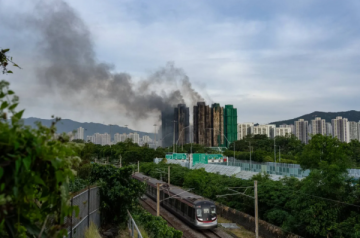 ارتفاع قتلى حريق هونغ كونغ إلى 83 .. والقبض على مسؤولي إنشاءات