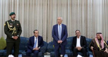 مندوبا عن الملك وولي العهد...العيسوي يعزي البريزات وظاظا مندوبا عن الملك وولي العهد...العيسوي يعزي البريزات وظاظا