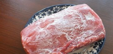 هل يمكن إعادة تجميد اللحوم؟