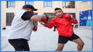 الملاكمان حسين وزياد عشيش يباشران تدريباتهما في الرياض