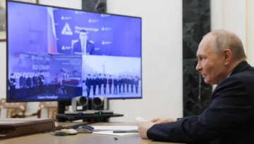 بوتين يعطي شارة البدء لبناء كاسحة الجليد النووية ستالينغراد 