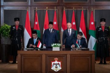 زيارة الملك إلى جاكرتا حين يذهب الأردن شرقا ليصنع توازنه الجديد عاجل زيارة الملك إلى جاكرتا حين يذهب الأردن شرقا ليصنع توازنه الجديد عاجل