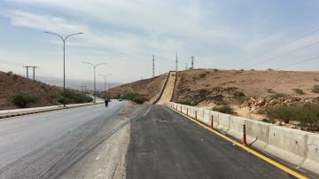 الأشغال تنهي مشروع مهارب النجاة على طريق العدسية البحر الميت