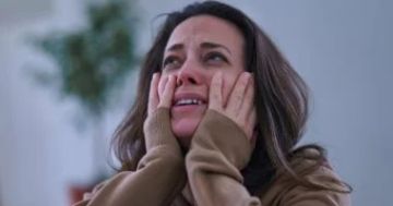 5 طرق طبيعية لتخفيف انتفاخ العين بعد البكاء 5 طرق طبيعية لتخفيف انتفاخ العين بعد البكاء