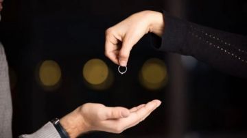 رغم إهانته لها.. محكمة خليجية ترفض طلاق الزوجة وتلزم الزوج بالنفقة