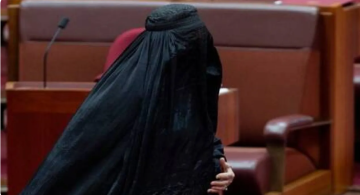 نائب ترتدي (البرقع) في مجلس الشيوخ الأسترالي نائب ترتدي (البرقع) في مجلس الشيوخ الأسترالي