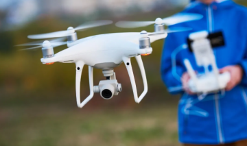 نظام جديد يعدل رسوم الطيران المدني وينظم أنشطة الطائرات المسيرة نظام جديد يعدل رسوم الطيران المدني وينظم أنشطة الطائرات المسيرة