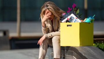 تجنب المفاجأة.. 3 مؤشرات تحذيرية قبل تسريح الموظفين تجنب المفاجأة.. 3 مؤشرات تحذيرية قبل تسريح الموظفين