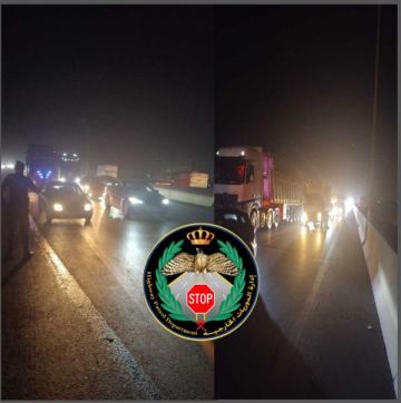 توقف سير شارع الـ 100 بالاتجاهين بعد اصطدام مركبة بعامود ضغط