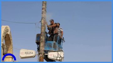 حملة في مادبا لإزالة اليافطات المخالفة حملة في مادبا لإزالة اليافطات المخالفة