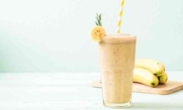 علماء يؤكدون: من الخطأ إضافة الموز إلى المشروب الصباحي