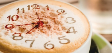 متى يكون توقيت تناول القهوة متأخرا؟