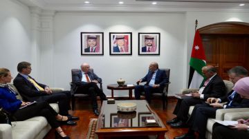 الصفدي وعضو لجنة الشؤون الخارجية في البرلمان الألماني يبحثان تطورات الأوضاع بالمنطقة