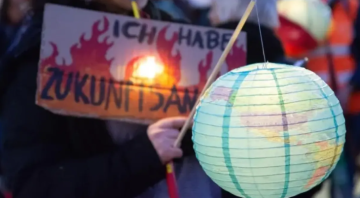 الغارديان : يجب على أحد ما أن يدفع ثمن نهاية عصر النفط والغاز الغارديان : يجب على أحد ما أن يدفع ثمن نهاية عصر النفط والغاز