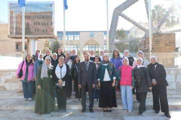 جامعة الزرقاء تستقبل وفدا طلابيا من مدرسة بدر الثانوية للبنات جامعة الزرقاء تستقبل وفدا طلابيا من مدرسة بدر الثانوية للبنات