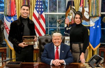 رونالدو يخرج عن صمته ..  وينشر صورا مع جورجينا وترامب