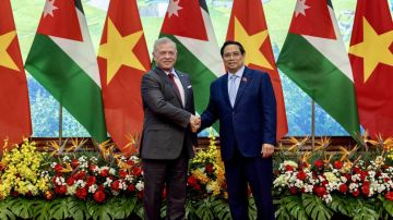 الملك ورئيس الوزراء الفيتنامي يبحثان سبل الارتقاء بالتعاون الثنائي الملك ورئيس الوزراء الفيتنامي يبحثان سبل الارتقاء بالتعاون الثنائي