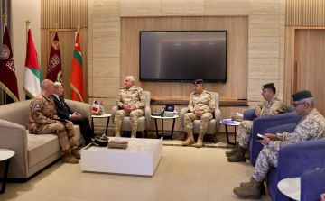 رئيس هيئة الأركان المشتركة يستقبل السفير الفرنسي في عمان