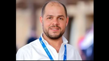 وزير الاتصال الحكومي ينعى الزميل عبدالرزاق أبو هزيم