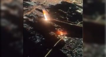 ركاب طائرة يرصدون لحظة انفجار ضخم بالأرجنتين ركاب طائرة يرصدون لحظة انفجار ضخم بالأرجنتين