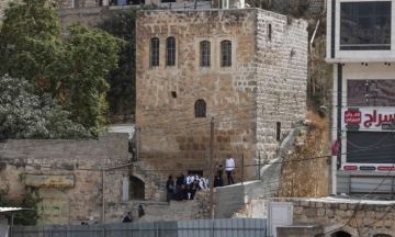 الاحتلال يخطط لبناء عمارات استيطانية مكان سوق جنوبي الخليل الاحتلال يخطط لبناء عمارات استيطانية مكان سوق جنوبي الخليل