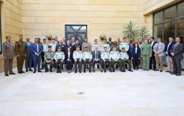 بالصور...ورشة عمل للجيش الأردني والصليب الأحمر للخبراء العسكريين حول إدماج القانون الدولي بالصور...ورشة عمل للجيش الأردني والصليب الأحمر للخبراء العسكريين حول إدماج القانون الدولي